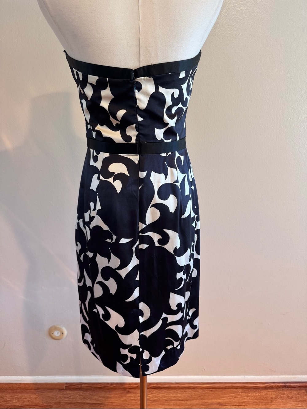 Milly of New York 100% Silk Strapless Black & Cream Dress Size 4 - Picture 3 of 15